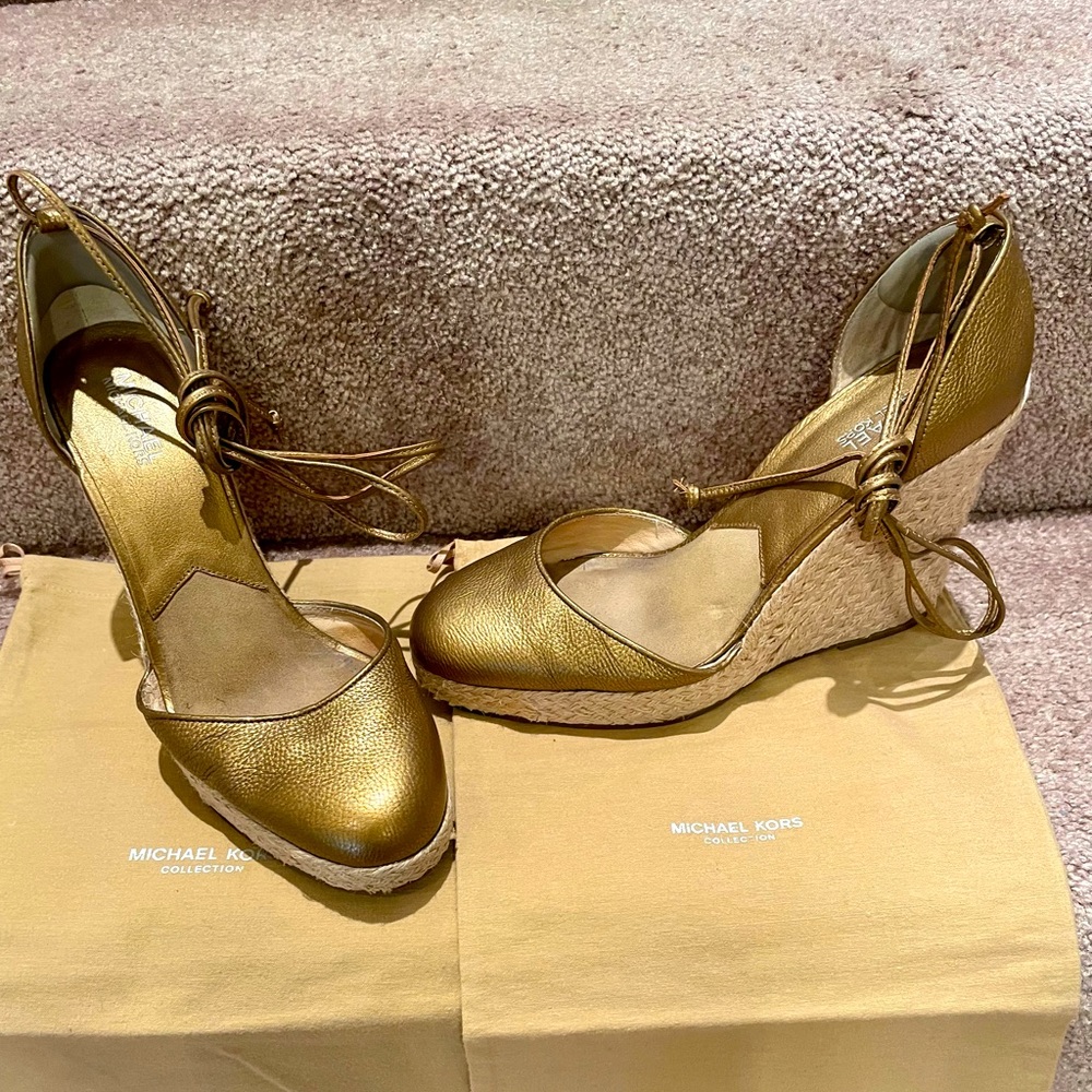 Michael Kors bronze espadrille wedges with ankle ties; size 10